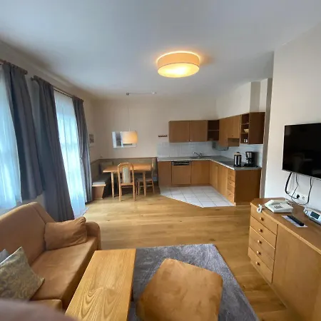 奥斯瓦德克公寓 巴德小基希海姆